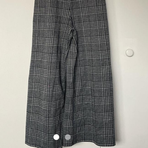 Brand-new plaid jumpsuit culotte style - Picture 2 of 7